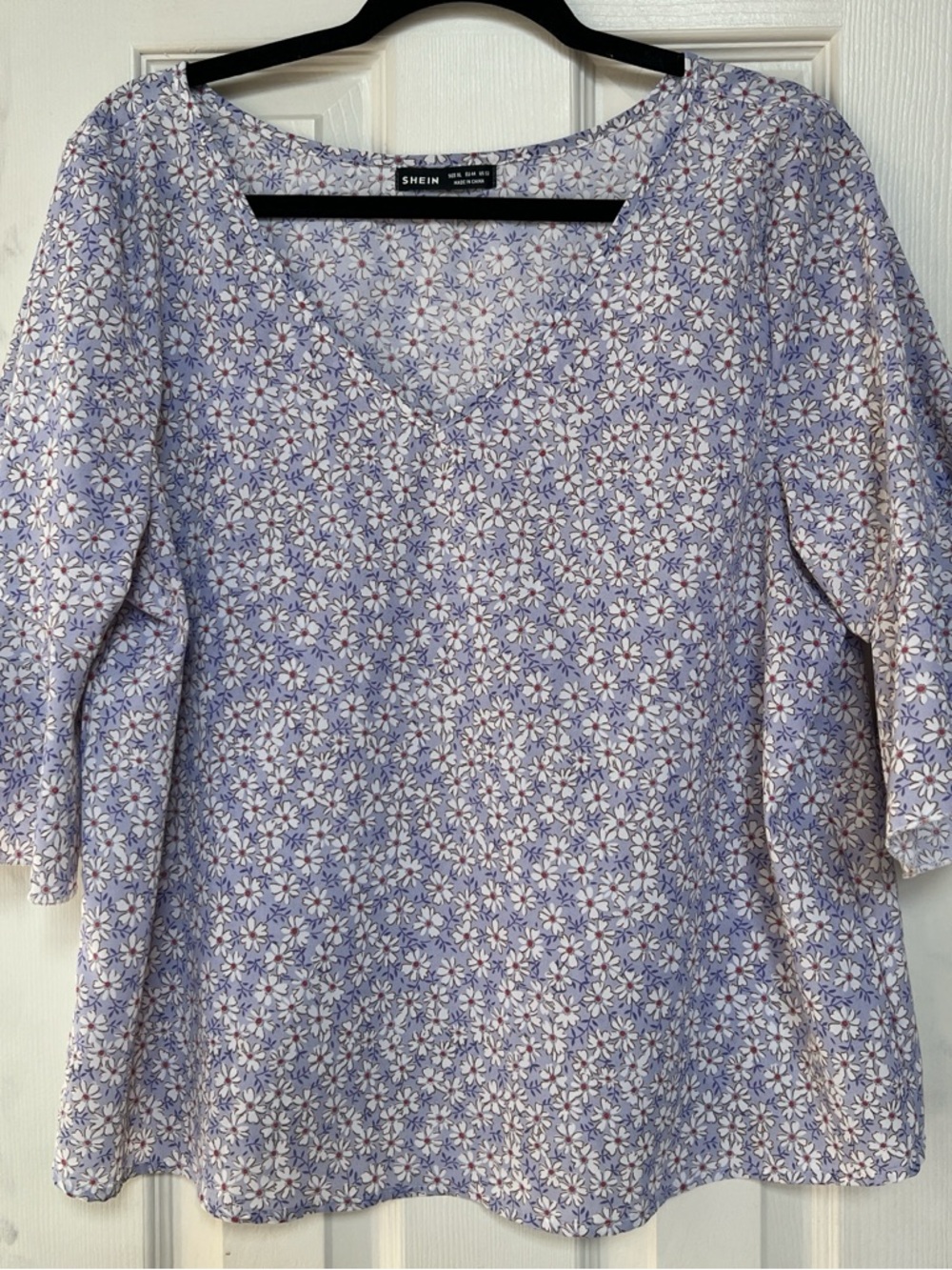 SHEIN Lavender Daisy V-Neck Tunic Top